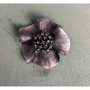 Silver Tone Flower Brooch/Pendant with Rhinestone Center P100